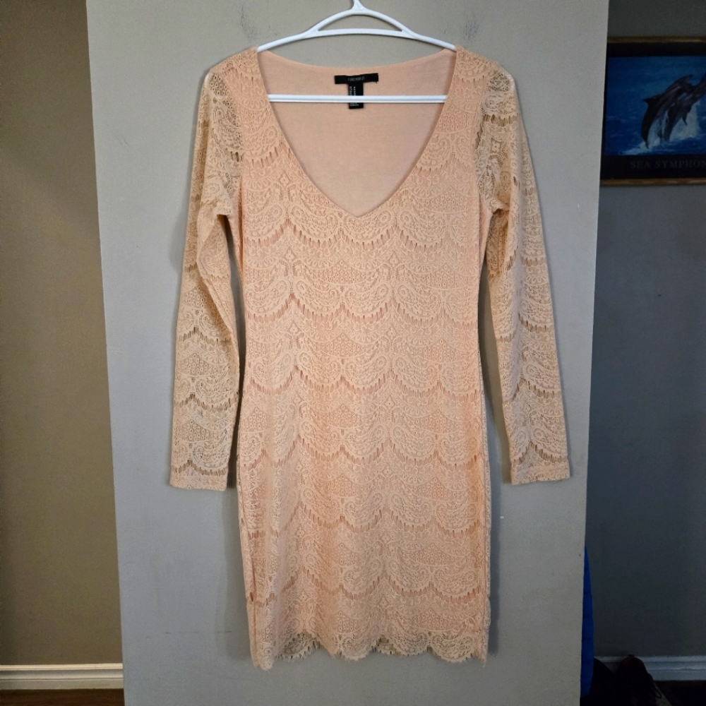 Forever 21 Medium Women Elegant Lace Dress in Cream